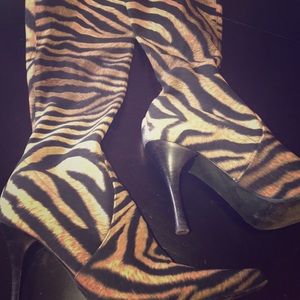 Donald J Pliner boots